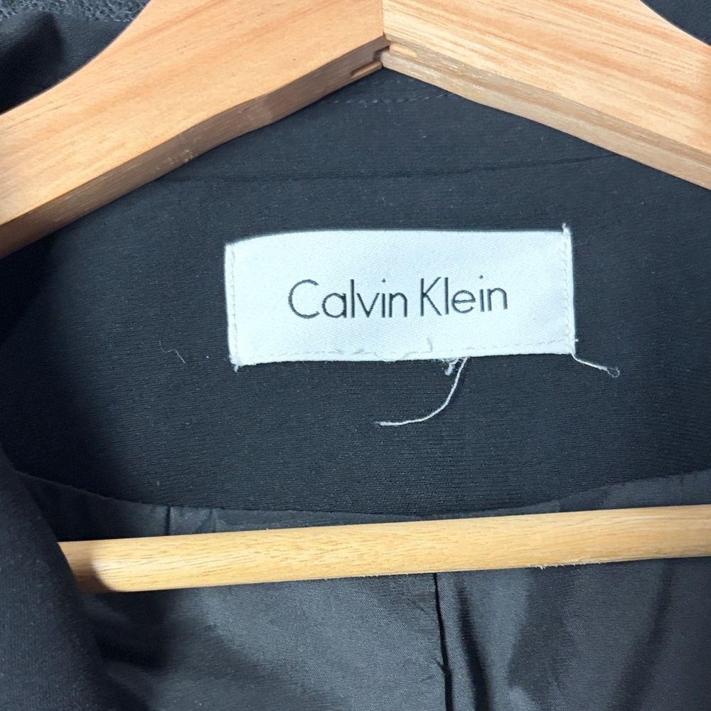 Calvin Klein Women's Elegant Black Blazer - Picture 2 of 4